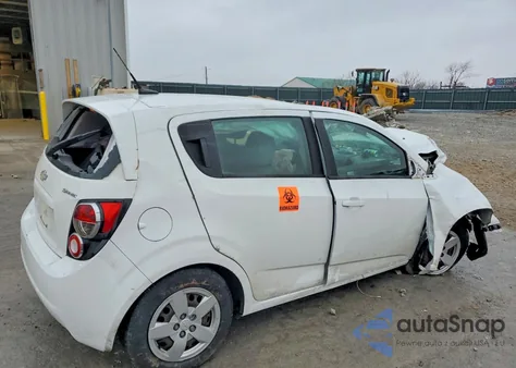 2014 Chevrolet Sonic Ls z USA, uszkodzony, nr VIN 1G1JA6SH2E4132676